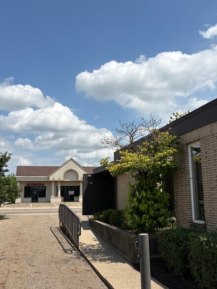 More Photos Of 309 S Chapel St, Louisville Office For Sale