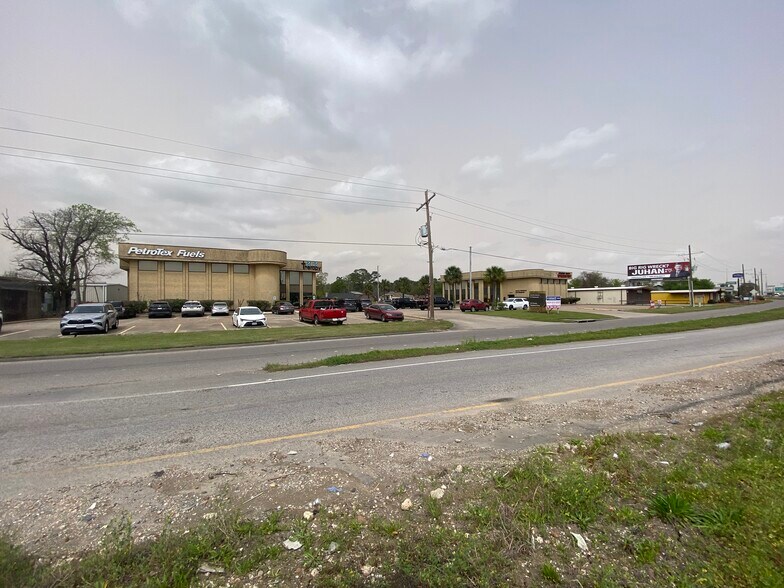More Photos Of 1844 & 1846 Interstate 10 S, Beaumont Medical For Sale