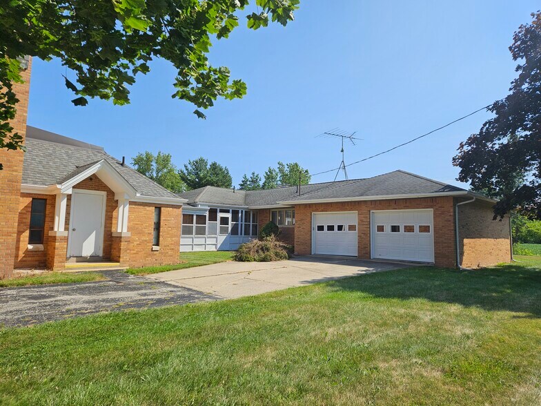More Photos Of 5000 Fergus Rd, Saint Charles Religious Facility For Sale
