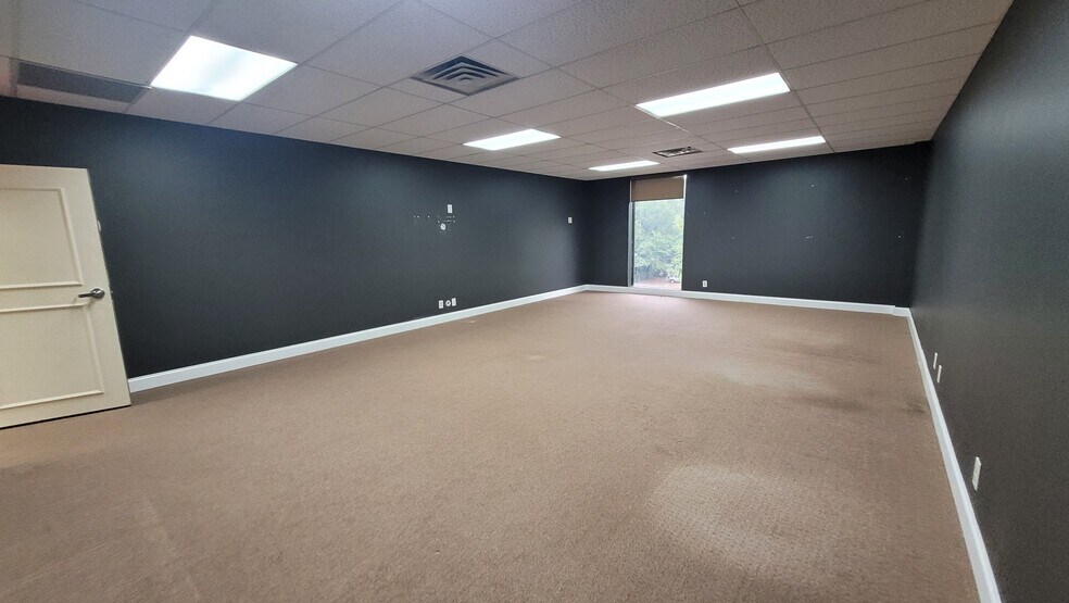 More Photos Of 138 Park Ave, Winder Medical For Lease