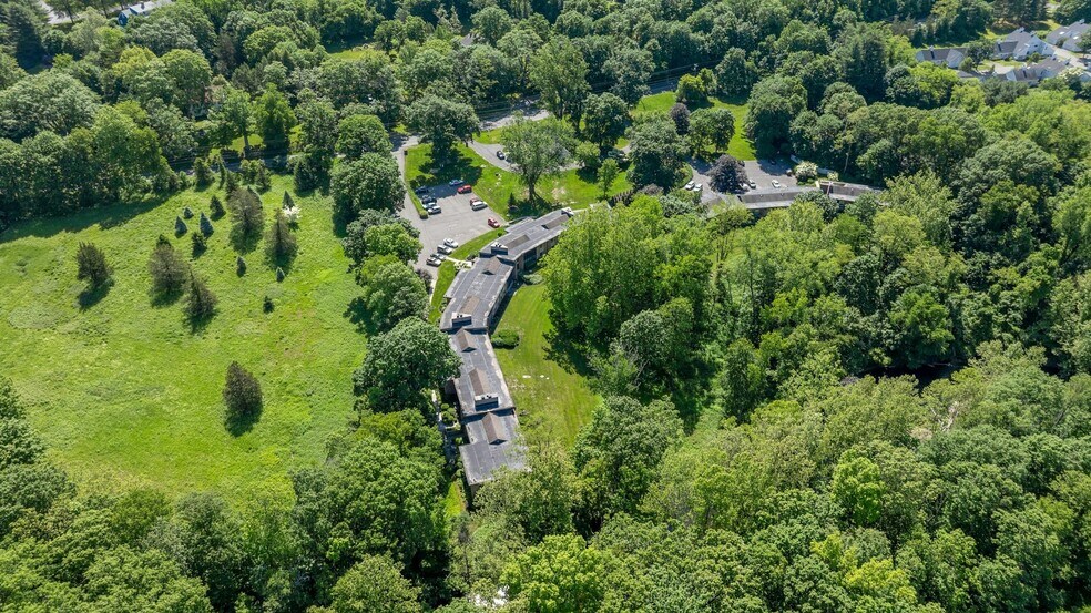 More Photos Of 1038-1056 Main St S, Woodbury Apartments For Sale