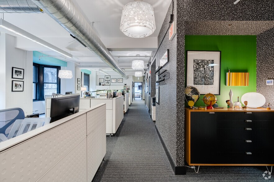 More Photos Of 1315 Walnut St, Philadelphia Office For Lease