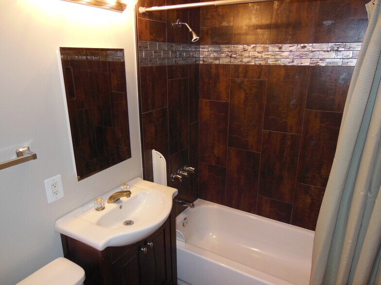 More Photos Of 1746 W Thomas Rd, Phoenix Multifamily For Sale