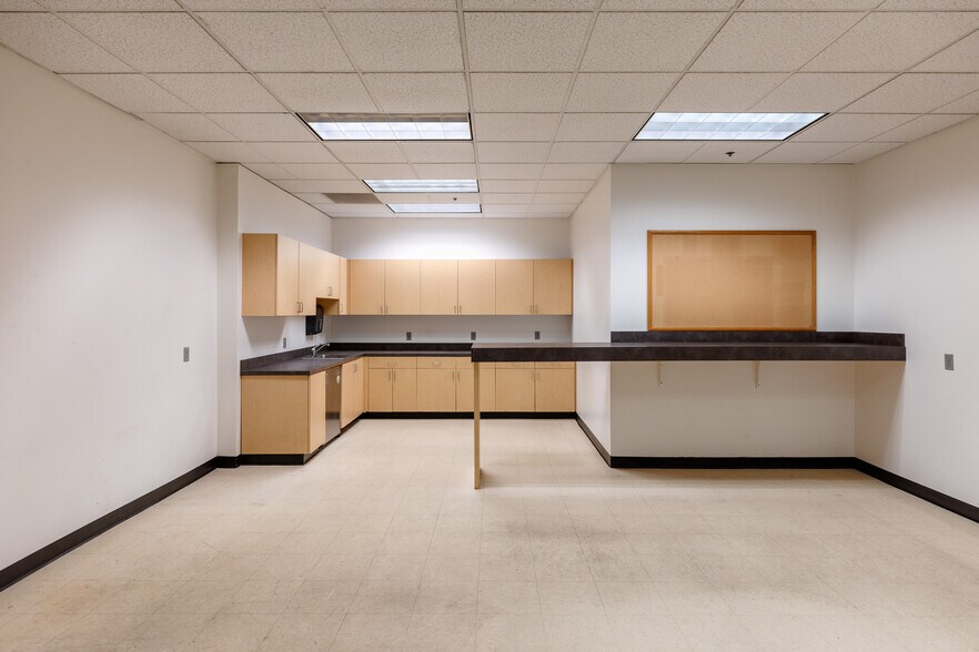 More Photos Of 514-518 SW Sixth Ave, Portland Office For Lease