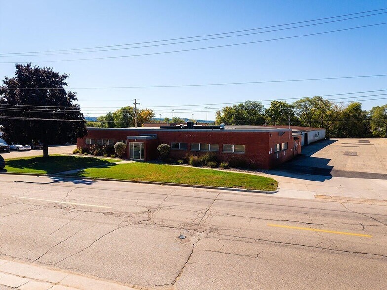 Primary Photo Of 1502 Miller St, La Crosse Warehouse For Lease