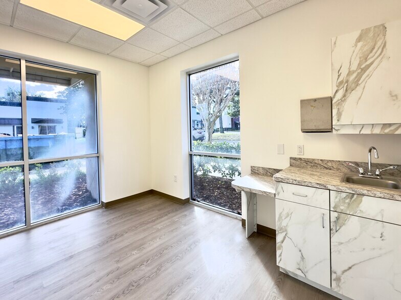 More Photos Of 740 Stirling Center Pl, Lake Mary Office For Lease