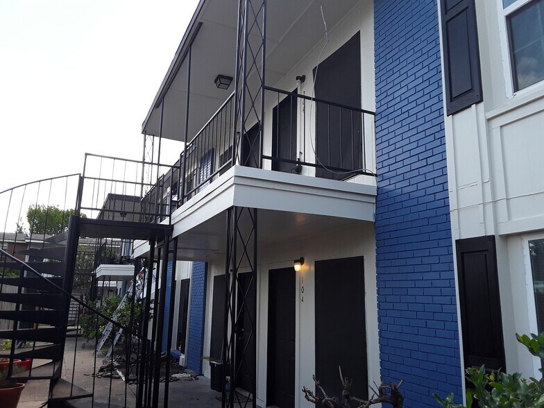 More Photos Of 122 E Crosstimbers St, Houston Apartments For Sale