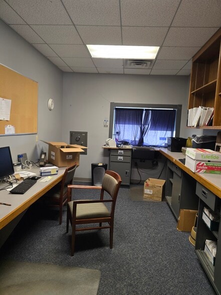 More Photos Of 3920 Whitebrook Dr, Memphis Bank For Sale