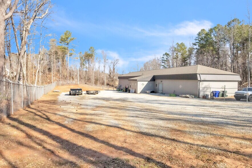 More Photos Of 4175 Sandy Flat Rd, Taylors Warehouse For Sale