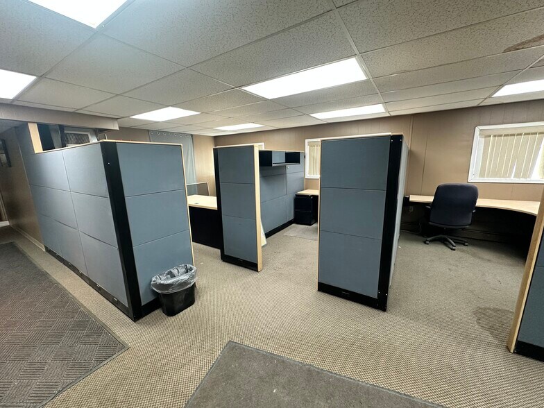 More Photos Of 2450 S 32nd St, Billings Warehouse For Sale