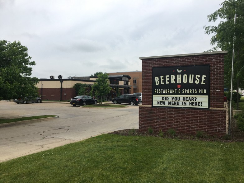 More Photos Of 4810 86th St, Urbandale Restaurant For Sale