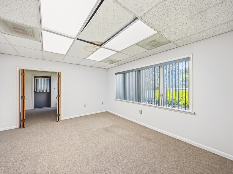More Photos Of 675 Hendersonville Hwy, Pisgah Forest Office For Sale
