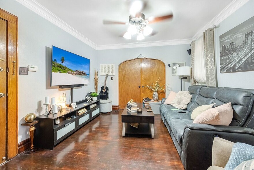 More Photos Of , Clifton Unknown For Sale