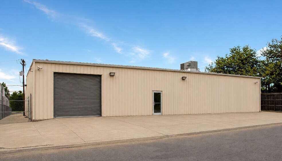 Primary Photo Of 2380 S Delaware St, Denver Warehouse For Lease