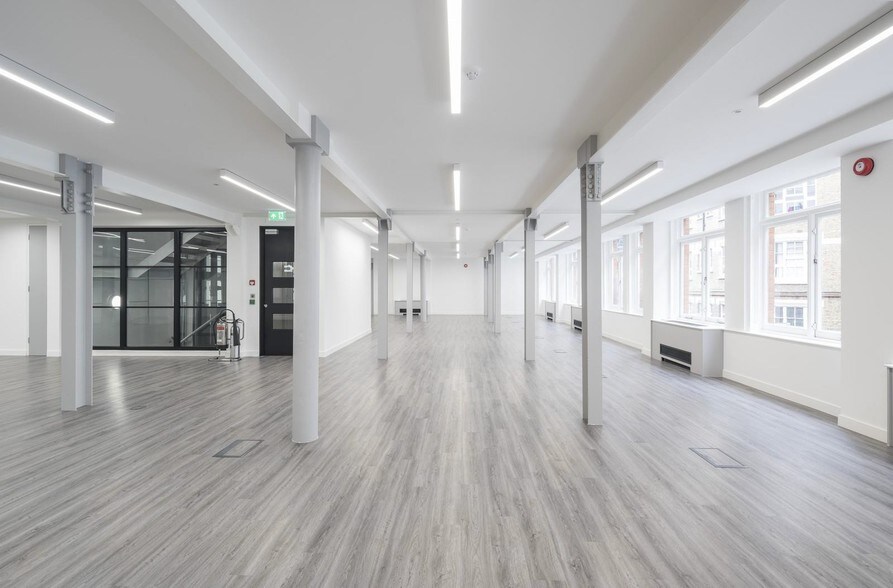 More Photos Of 16 Laystall St, London Office For Sale