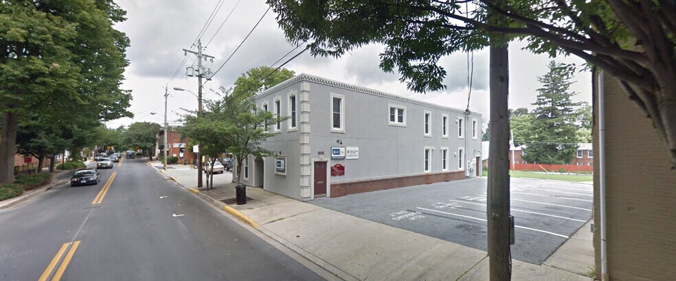 More Photos Of 205-207 E Main St, Westminster Office For Lease