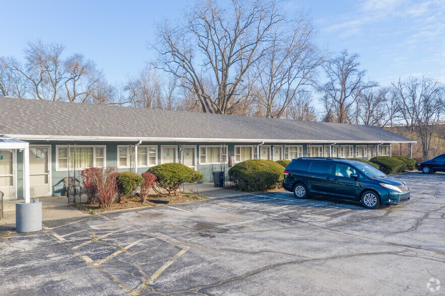 More Photos Of 7021 In-930, Fort Wayne Hotel For Sale