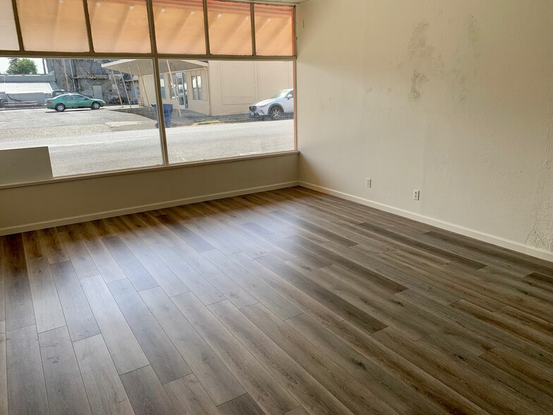 More Photos Of 211 Pine St, Kelso Apartments For Lease