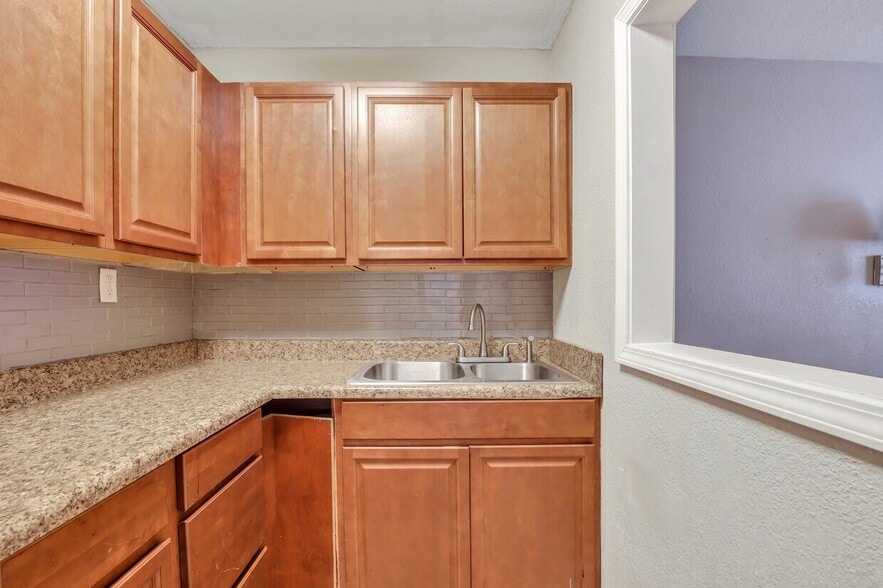 More Photos Of 4071 US 17, Richmond Hill Hotel For Sale