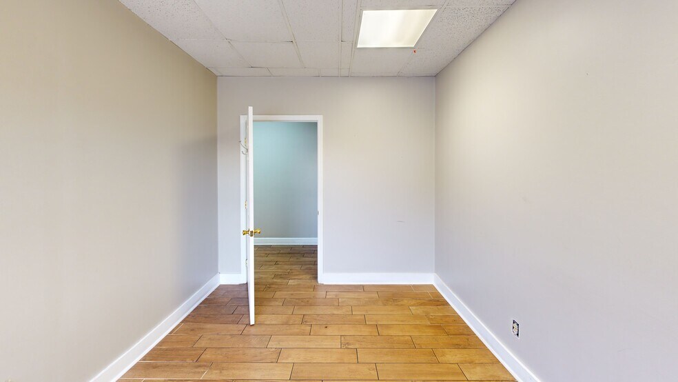 More Photos Of 900 Canal St, Jacksonville Distribution For Lease