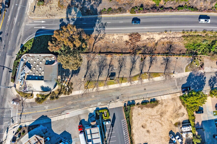 More Photos Of 5801 Valentine Rd, Ventura Freestanding For Lease