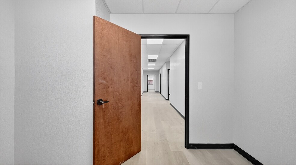 More Photos Of 16511 W Basin St, Odessa Industrial For Lease