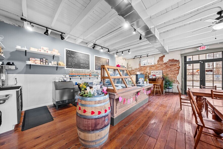 More Photos Of 5595 Walnut St, Augusta Storefront For Sale