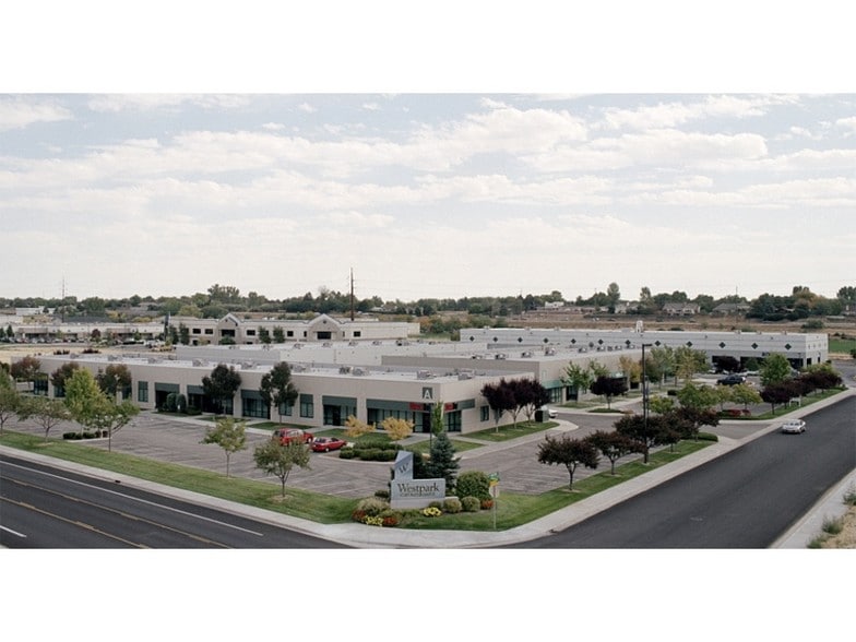 More Photos Of 9941-9955 Emerald St, Boise Light Distribution For Lease