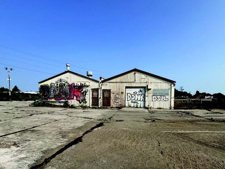 More Photos Of 1930 Tremainsville Rd, Toledo Manufacturing For Sale