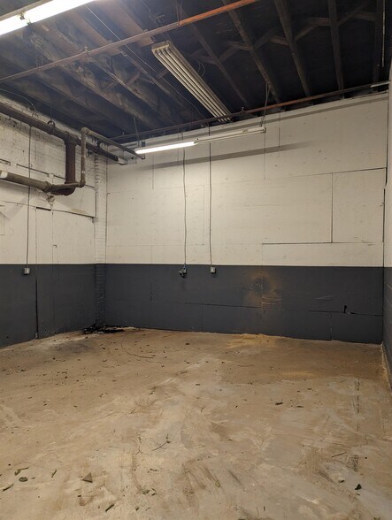 More Photos Of 13-31 New York Ave, Newark Industrial For Sale