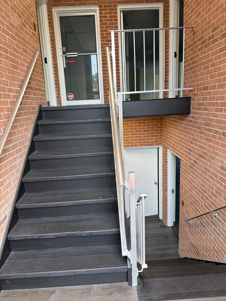 More Photos Of 6607 York Rd, Baltimore Unknown For Lease