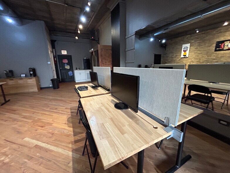 More Photos Of 1415 N Ashland Ave, Chicago Storefront Retail Residential For Lease