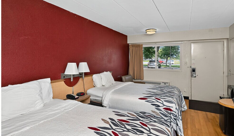More Photos Of 2902 Cassopolis St, Elkhart Hotel For Sale