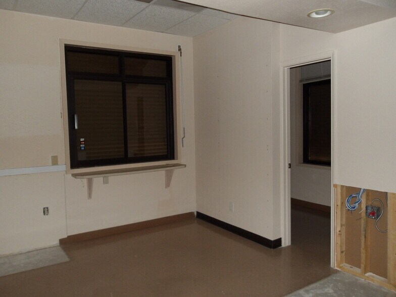 More Photos Of 707 W Sesame Dr, Harlingen Office For Sale