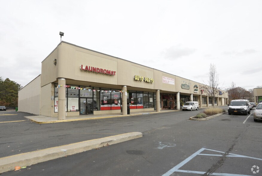 More Photos Of 3197-3265 Horse Block Rd, Medford Unknown For Lease