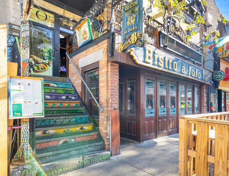 Primary Photo Of 1627-1633 Rue Saint-Denis, Montréal Restaurant For Sale