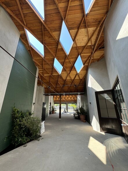 More Photos Of 1801 Blake Ave, Los Angeles Flex For Sale