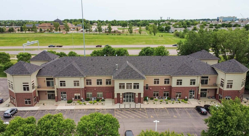 More Photos Of 5024 S Bur Oak Pl, Sioux Falls Office For Lease