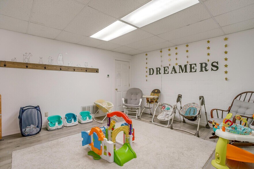 More Photos Of 1434 N Main St, Fort Worth Storefront Retail Office For Lease