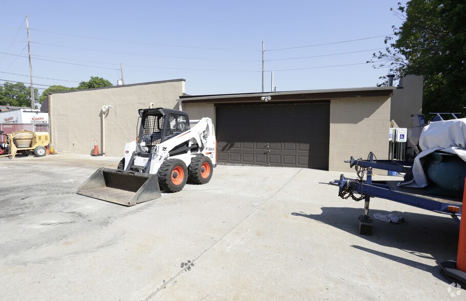 More Photos Of 2819 Pond Rd, Ronkonkoma General Retail For Sale