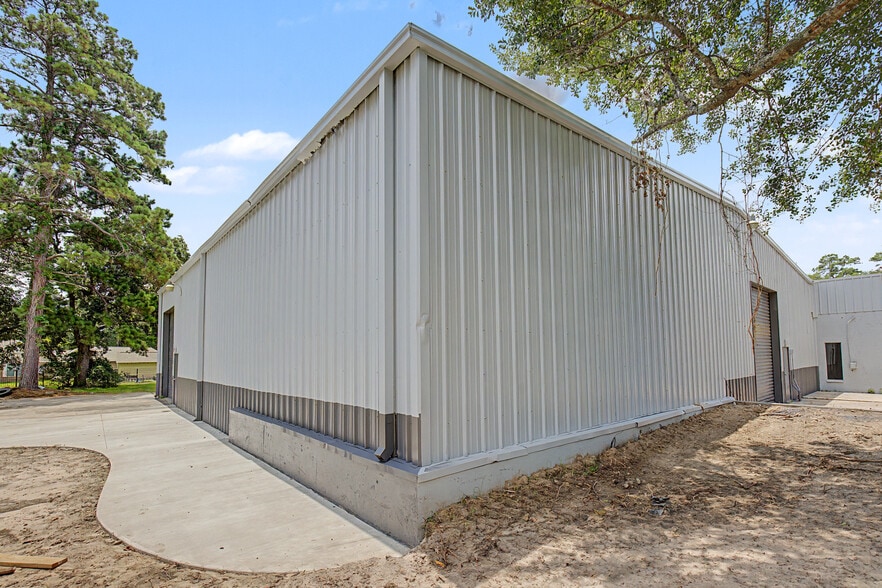 More Photos Of 7031 TX-75, Huntsville Manufacturing For Lease