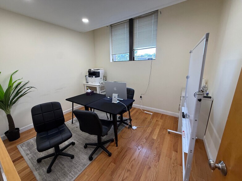 More Photos Of 288 Walnut St, Newton Office For Lease