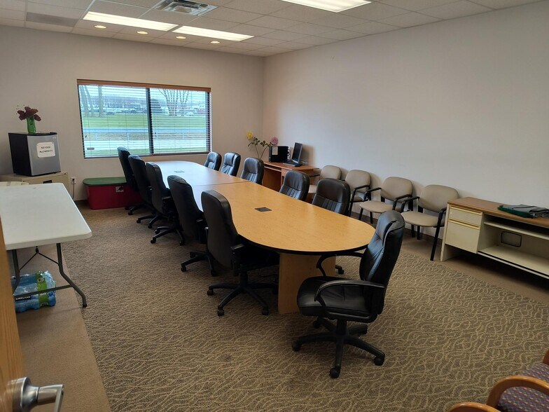 More Photos Of 9801-9805 Prairie Ave, Highland Medical For Lease