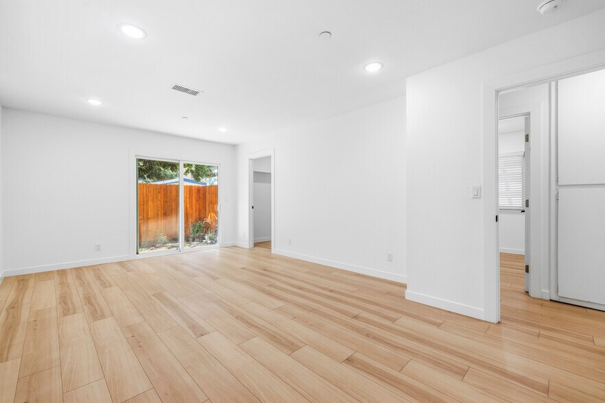 More Photos Of 22320 Itasca St, Chatsworth Apartments For Sale