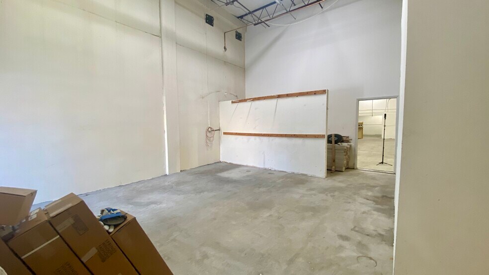 More Photos Of 11020 Argal Ct, El Paso Warehouse For Sale