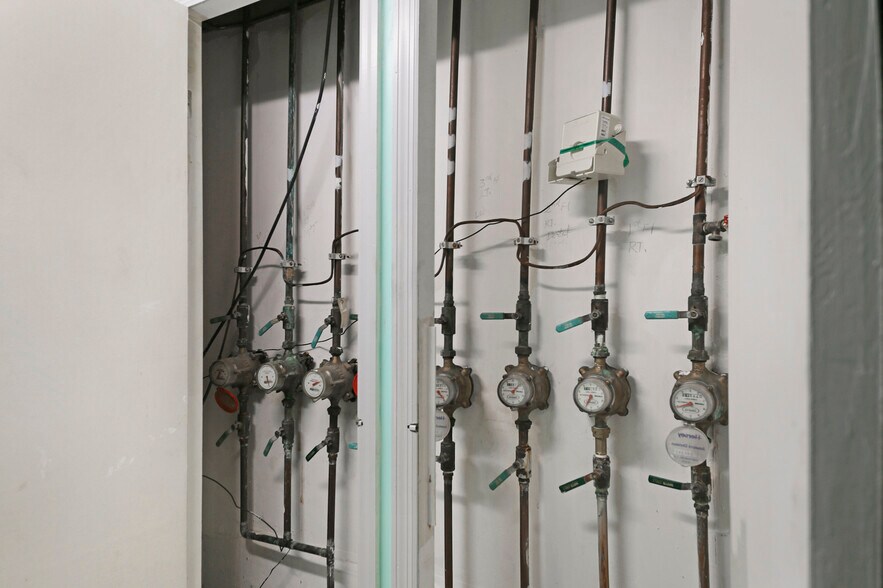 More Photos Of 8 Baldwin Ave, Jersey City Medical For Sale