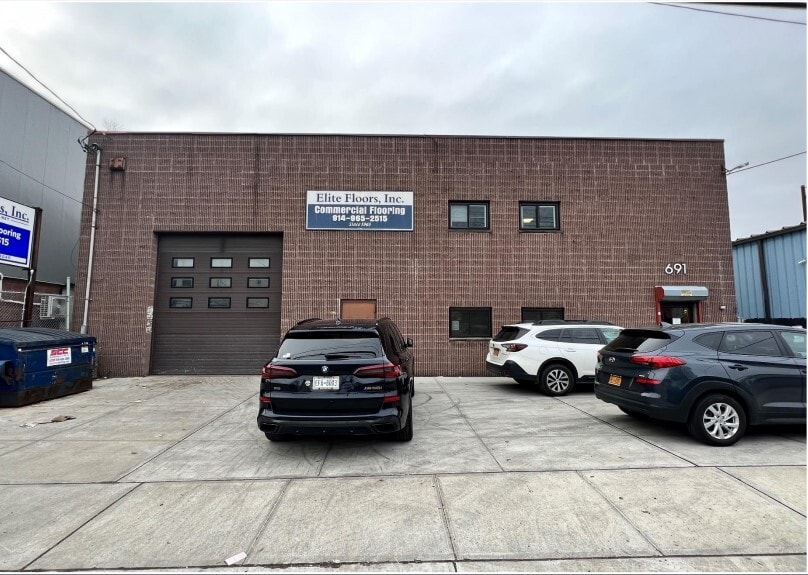 Primary Photo Of 691 Saw Mill River Rd, Yonkers Warehouse For Sale