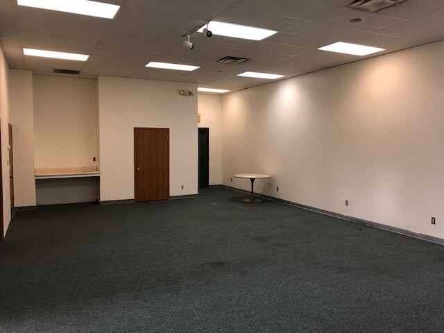 More Photos Of 210-228 W Sunshine St, Springfield Unknown For Lease