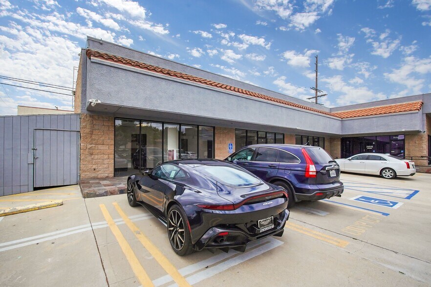 More Photos Of 10316 Topanga Canyon Blvd, Chatsworth Unknown For Lease