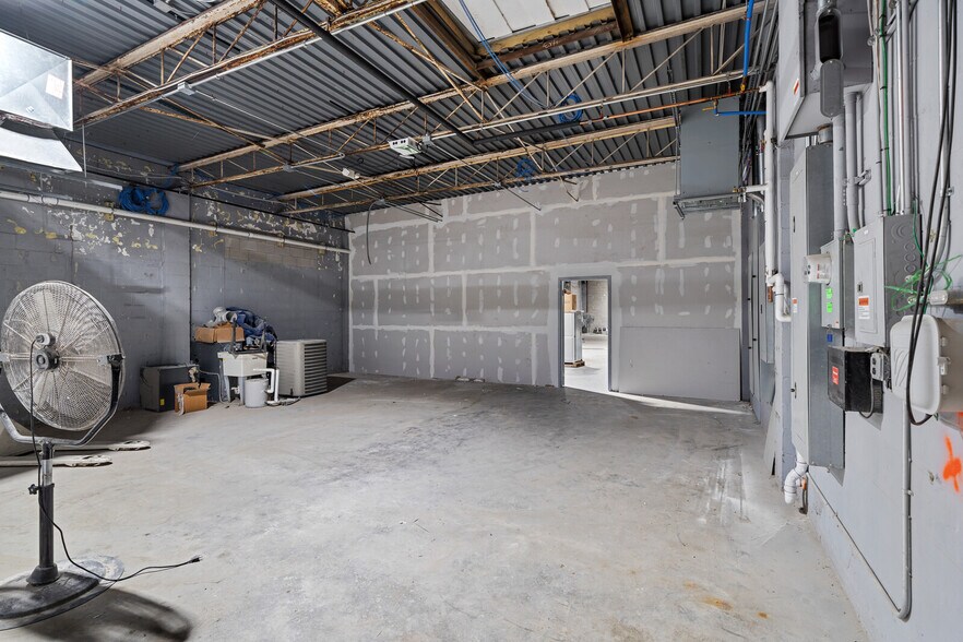 More Photos Of 12843-12851 Artesian St, Detroit Warehouse For Sale